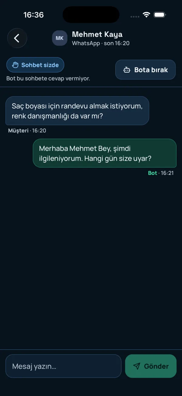 Mobiele app van Agenta (Turkse interface), gespreksscherm: zodra jij het overneemt, stopt de bot en schrijf jij